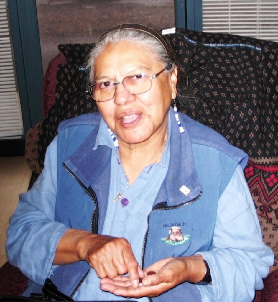 Olive Manitopyes speaking at the 2007 AGM